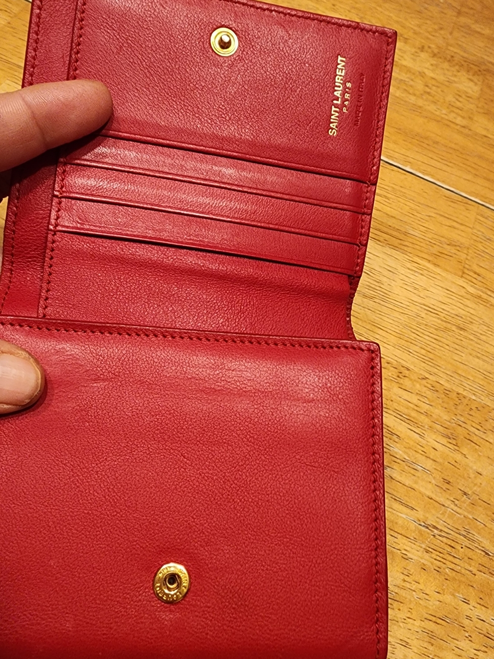 red calfskin Saint Laurent Classic Y compact wallet With a gold-toned Y logo - Picture 10 of 16